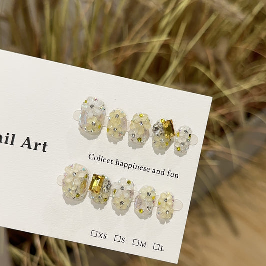 【Flowers(Gold)】Purely Handmade Wearable Nails with a High-End Feel gold Spring Small Flower Full Diamond Short Nail Tips Flashing Fake Nail Stickers