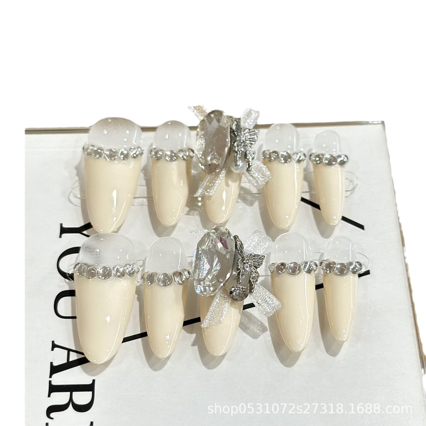 【Classic French Style】Purely Handmade Wearable Nails White Rich Beautiful French Gentle Cute High-end Nail Art Detachable Phototherapy Nail Stickers Finished Product