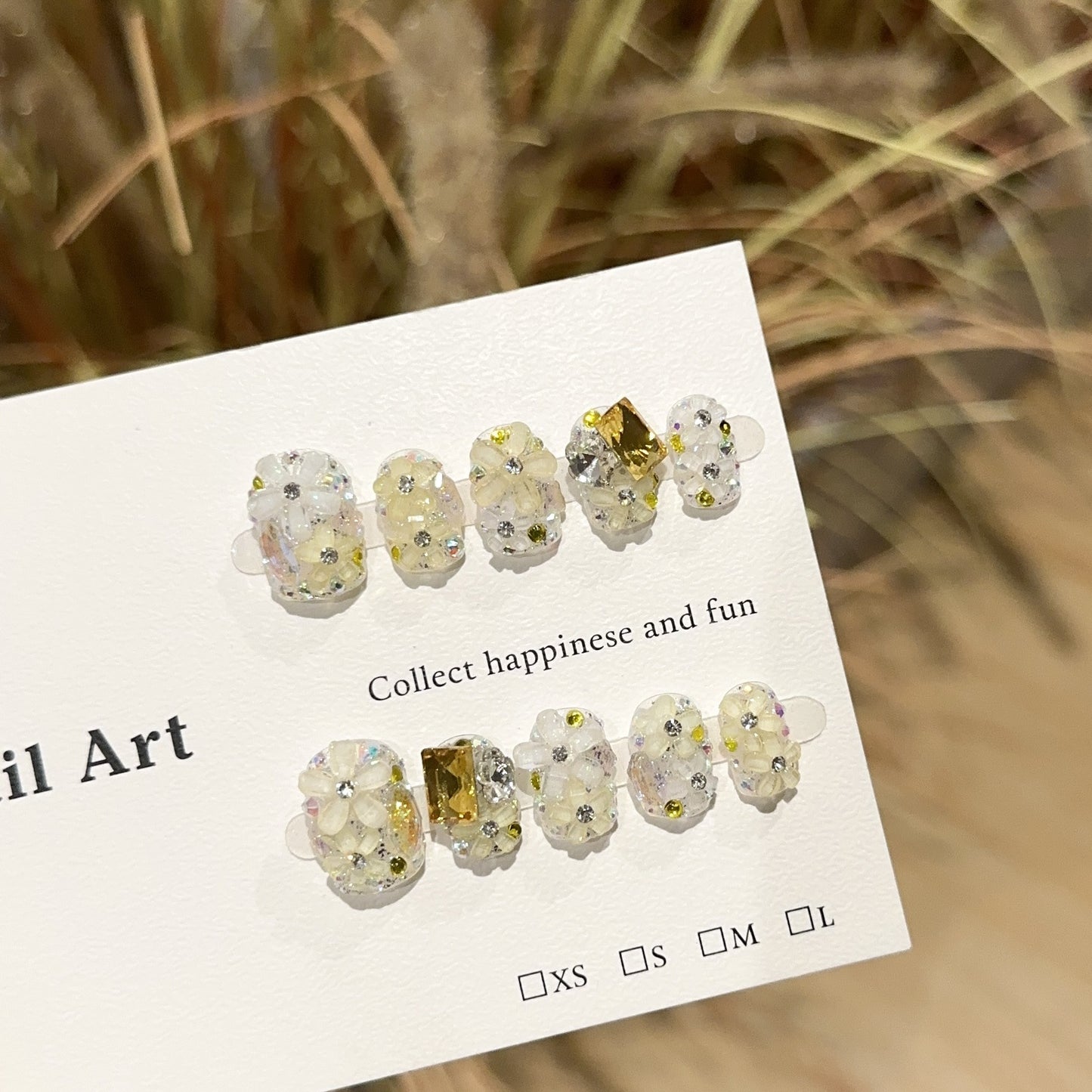 【Flowers（Gold）】Purely Handmade Wearable Nails with a High-End Feel gold Spring Small Flower Full Diamond Short Nail Tips Flashing Fake Nail Stickers