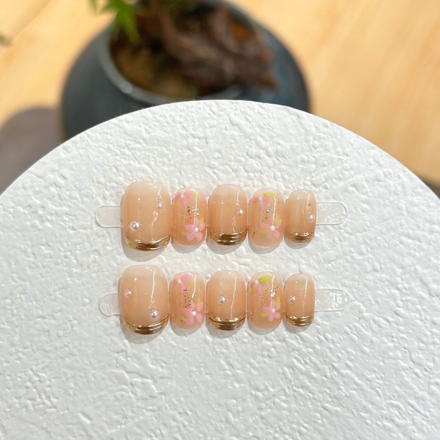 [Nude Floral] Hand-painted floral pattern with an icy transparent texture